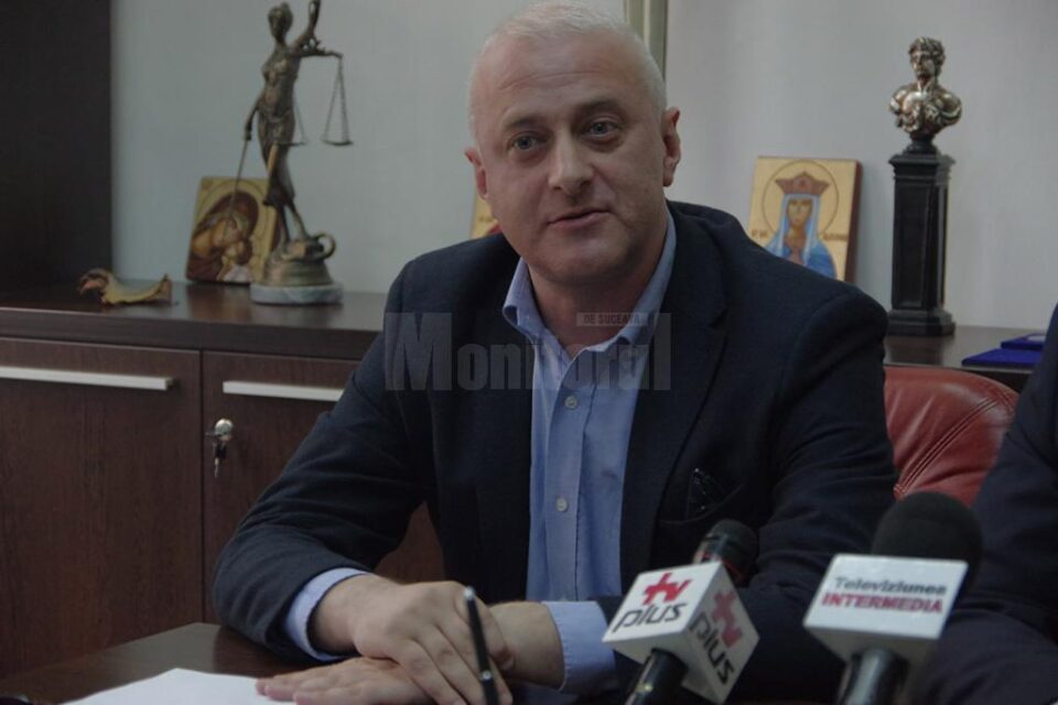Profesorul Ovidiu Milici a preluat președinția interimară a Organizației Municipale Suceava a ALDE Profesorul Ovidiu Milici a preluat președinția interimară a Organizației Municipale Suceava a ALDE