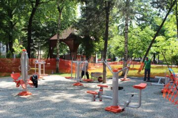 Aparatele de fitness moderne, puse la dispoziția sucevenilor în Parcul Central