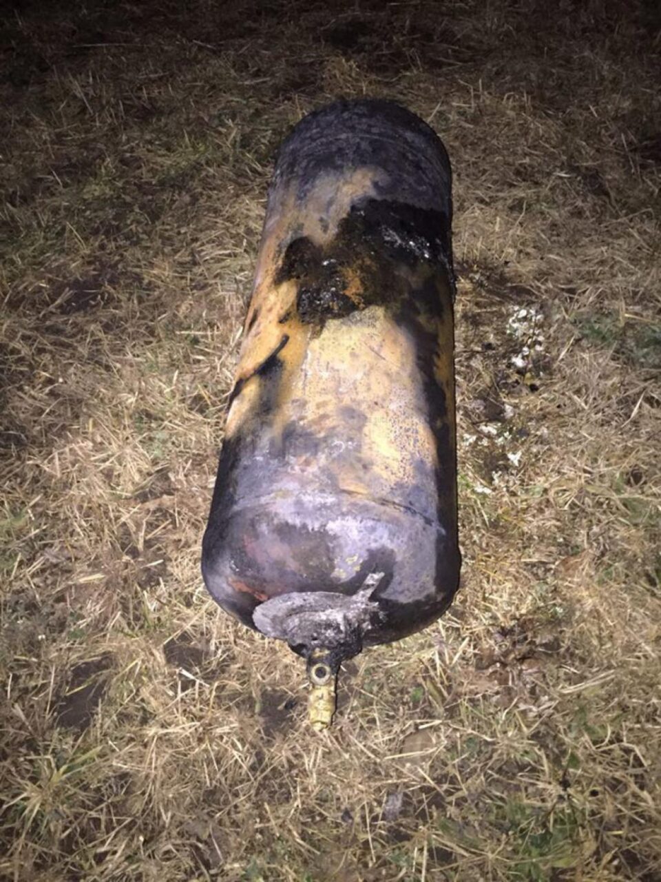 Pompierii au reușit să scoată din flăcări o butelie care putea exploda în orice moment