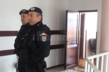 Percheziții la Primăria Șcheia