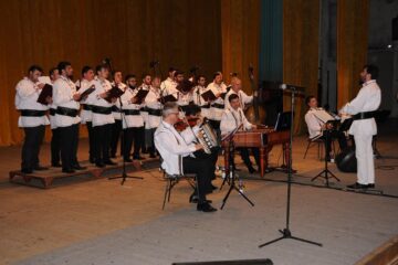 Corala Bărbătească „Armonia” din Constanța și Orchestra Folclorică „Muzica Divertis”