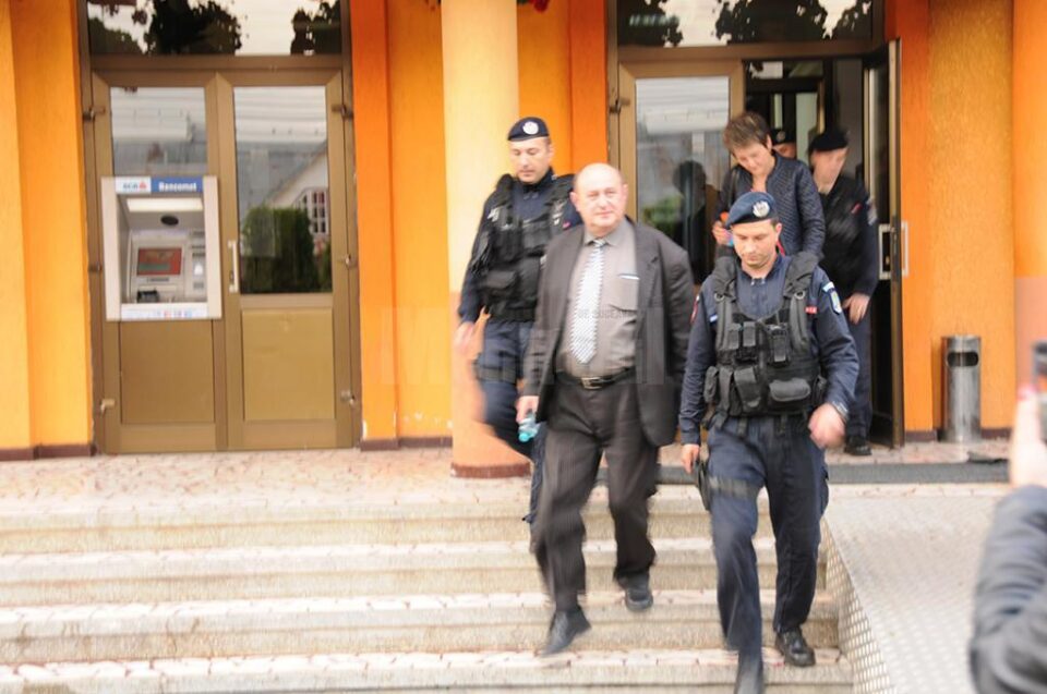 Percheziții ale procurorilor DNA la Primăria Șcheia. Primarul Andriciuc și secretara primăriei au fost duși la audieri