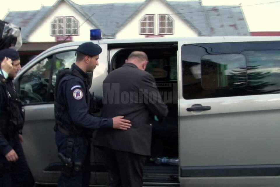 Primarul Andriciuc, urcat în dubă