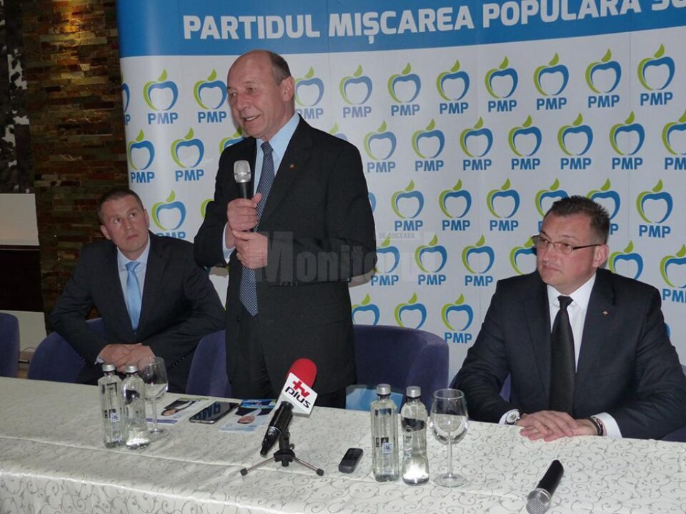 Bogdan Codreanu (dreapta): „Bucovina de Munte și bucovinenii sunt alături de Traian Băsescu și PMP" Bogdan Codreanu (dreapta): „Bucovina de Munte și bucovinenii sunt alături de Traian Băsescu și PMP"