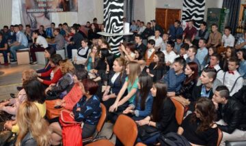 Muzică, dans și umor, la Balul Bobocilor organizat de Liceul cu Program Sportiv Suceava
