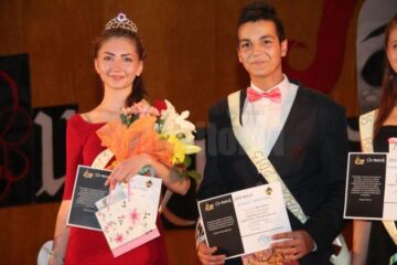 „Cu mască și fără mască”, pe scena Balului Bobocilor de la Colegiul Tehnic „Alexandru Ioan Cuza”