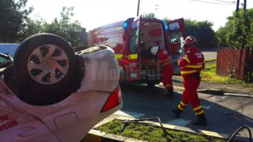 Accident cu doi răniți, după o neacordare de prioritate în intersecție