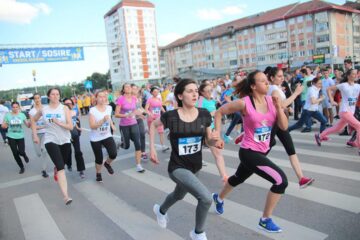 Crosul Sucevei a strâns la start peste 320 de participanți
