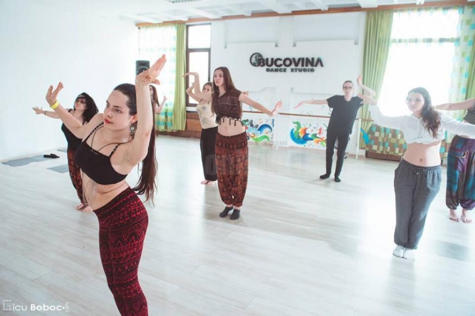 Cursuri de bellydance tribal cu Bianca Coștiug
