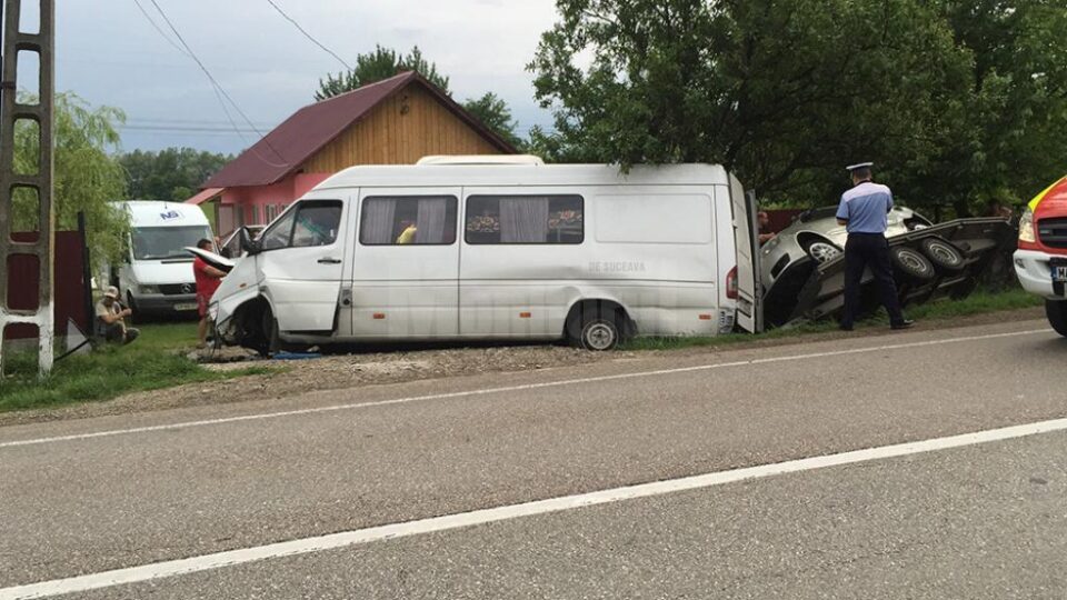 Microbuzul în care se aflau cetățenii din Republica Moldova tracta o platformă pe care era un autoturism cumpărat de unul dintre moldoveni din Germania