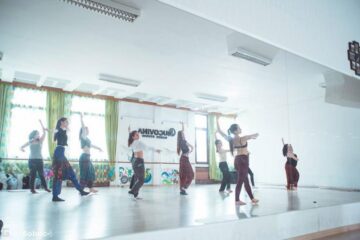 Cursuri de bellydance tribal cu Bianca Coștiug, finalistă la „Românii au talent”