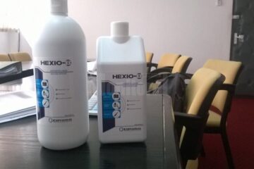 Ultima achiziție a spitalului a fost de flacoane de Hexio B paralelipipedice, în film apare Hexio B în flacoane cilindrice