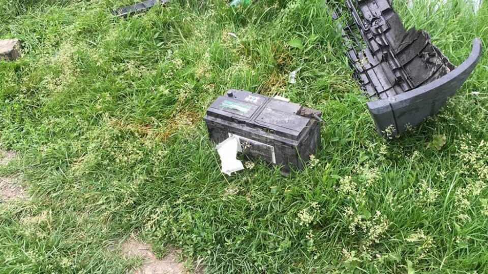 Șase răniți după ce un microbuz care venea din Germania s-a izbit într-un cap de pod