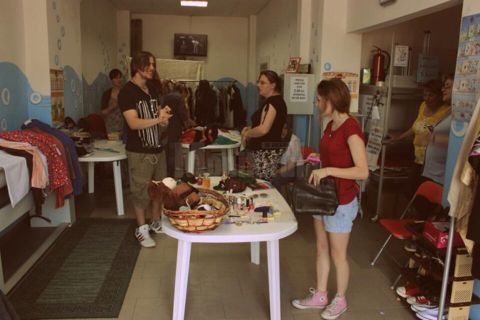 Sucevenii au făcut troc la o spălătorie din oraș