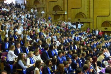 Diriginții au strigat pentru ultima dată catalogul celor șapte clase a XII-a