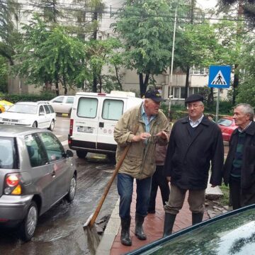 Inundații pe străzile Sucevei, după o ploaie torențială
