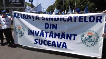 Aproape 200 de profesori din județ au protestat ieri la București