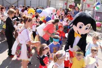 Carnavalul prieteniei și solidarității, la Grădinița “1, 2, 3” Suceava