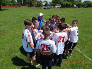 Peste 170 de copii au jucat rugby la Turneul Viorel și Mitică Negru la Luncușoara