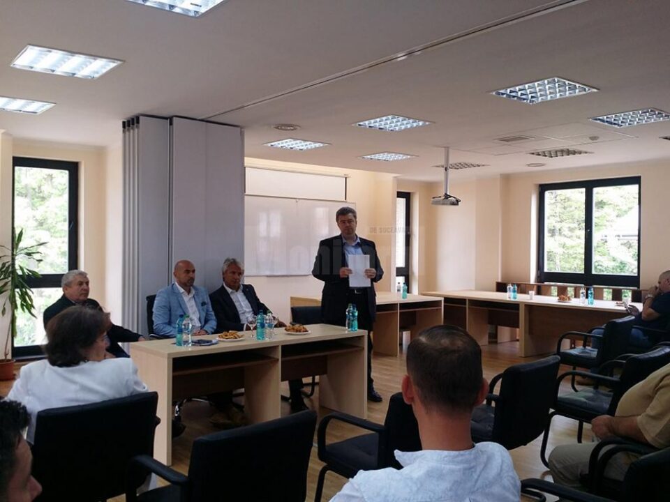 Nechifor și Teodorovici, alături de candidatul PSD pentru Primăria Vatra Dornei, Cezar Ioja Nechifor și Teodorovici, alături de candidatul PSD pentru Primăria Vatra Dornei, Cezar Ioja