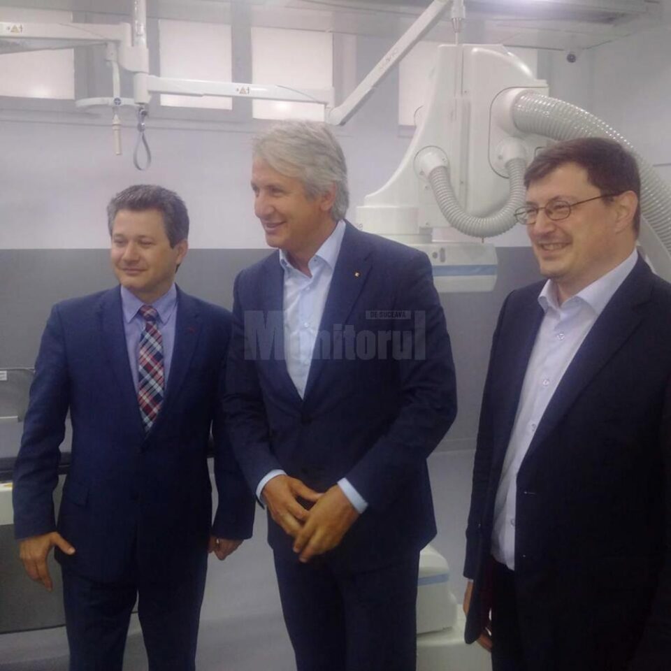 Tiberius Brădățan împreună cu foștii miniștri Eugen Teodorovici (centru) și Mihnea Costoiu (stânga) Tiberius Brădățan împreună cu foștii miniștri Eugen Teodorovici (centru) și Mihnea Costoiu (stânga)
