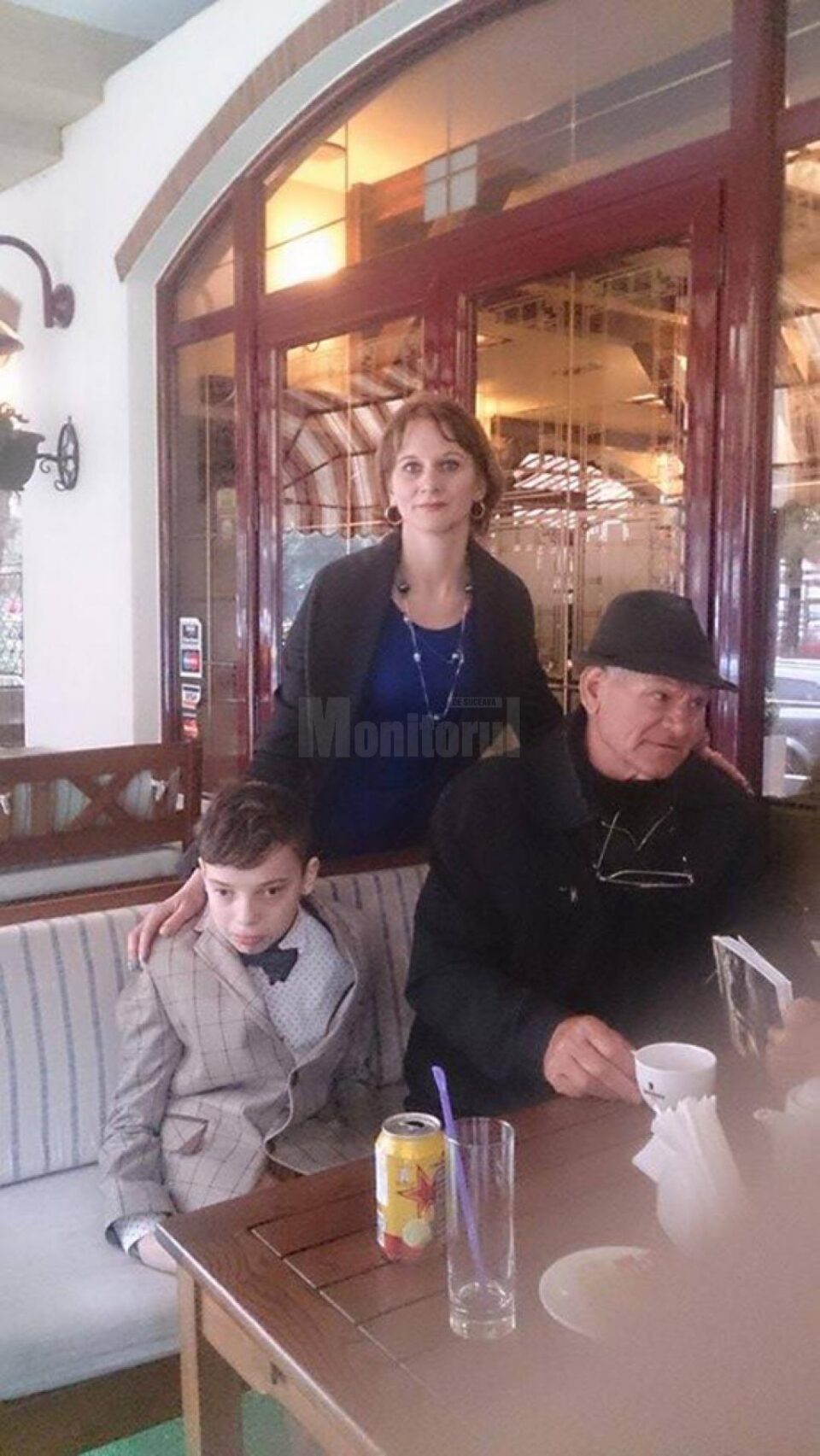 Un pensionar din Dolhasca i-a donat lui Sebi Crăciun, poetul care suferă de tetrapareză spastică, 5.000 de lei pentru tratamentul de recuperare