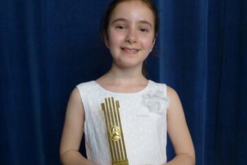 Eva Garet, elevă în clasa a III-a la Colegiul Național de Muzică „George Enescu” București, secțiunea Pian