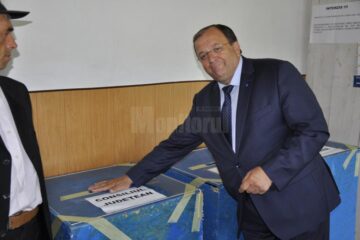Flutur a votat la Gura Humorului împreună cu fiica sa