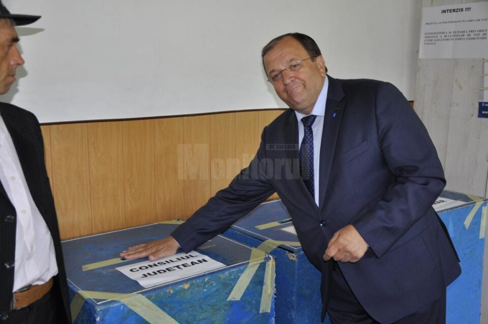 Flutur a votat la Gura Humorului împreună cu fiica sa