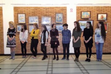 Prima expoziție a tinerilor care frecventează cursurile de arte vizuale de la Casa de Cultura a Studenților Suceava