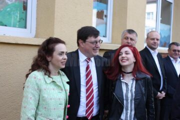 Tiberius Brădățan a venit la vot alături de soția sa și fiica Daria, care a votat pentru prima dată
