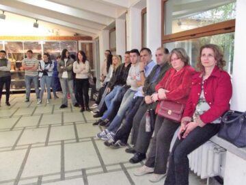 Prima expoziție a tinerilor care frecventează cursurile de arte vizuale de la Casa de Cultură a Studenților Suceava