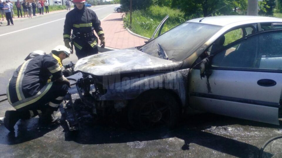 I-a luat foc mașina în timpul mersului
