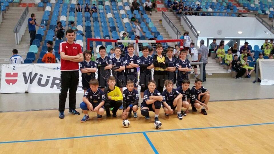 Echipa de minihandbal a Universității Suceava, antrenor Ionuț Beșliu