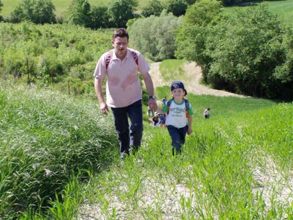 „Excursii și drumeții” „Excursii și drumeții”