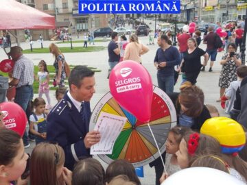 Polițiștii au organizat „Roata Prevenirii”, în centrul Sucevei