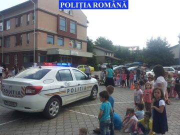 Polițiștii au organizat „Roata Prevenirii”, în centrul Sucevei