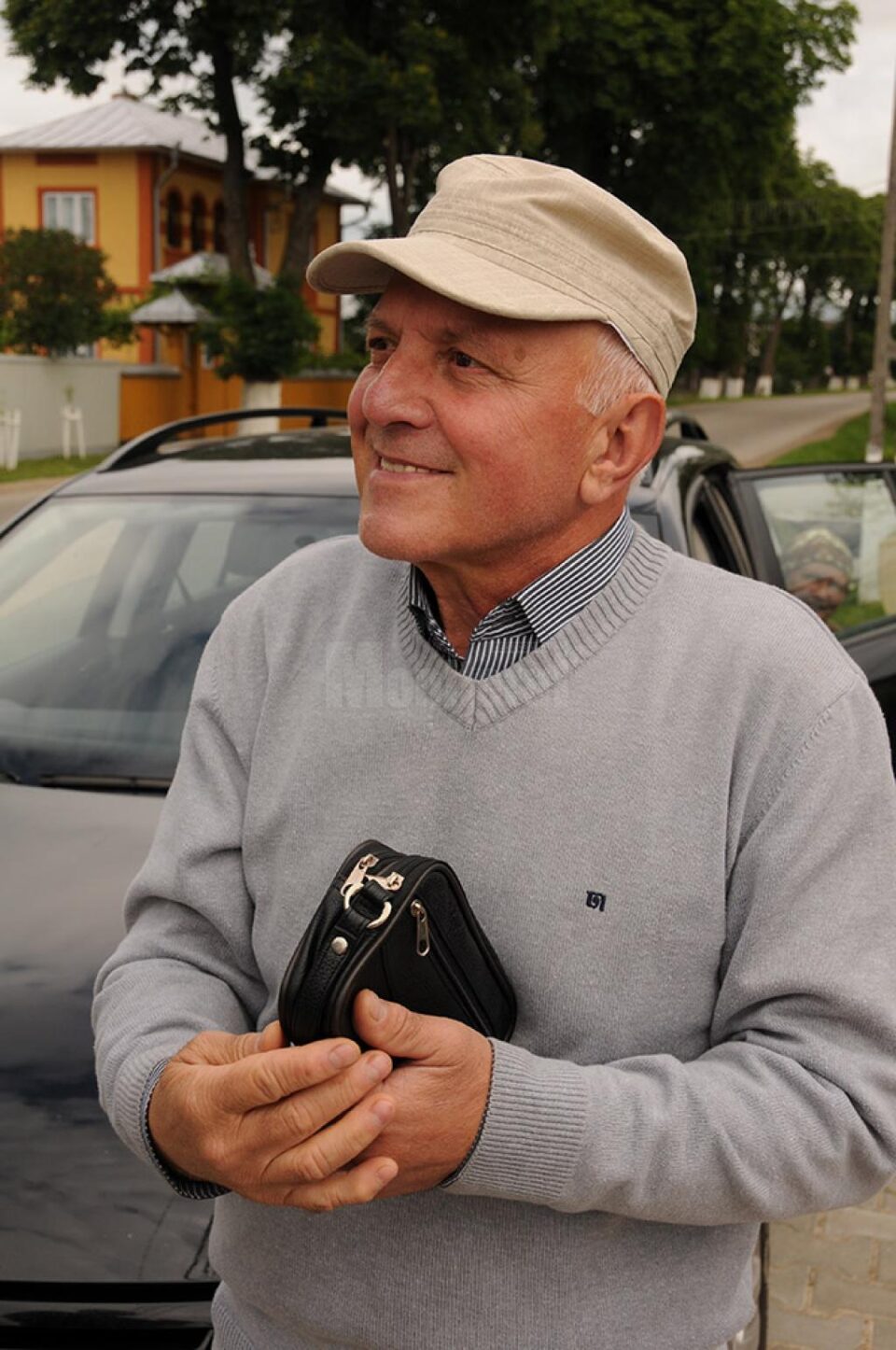 Preotul Filip Mârza, cel care și-a recuperat banii și actele în urma unui gest frumos