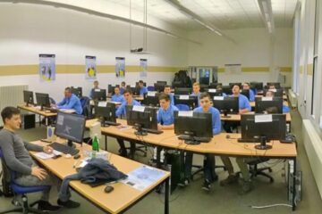 27 de elevi de la Colegiul Tehnic ”Lațcu Vodă” din Siret au beneficiat de stagii de pregătire, în cursul acestui an, la mari concerne auto din Germania și Italia