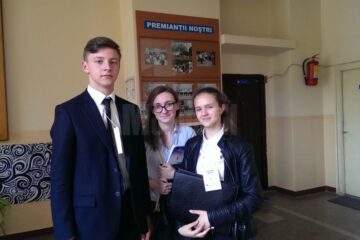 Elevi de la Colegiului „Eudoxiu Hurmuzachi” Rădăuți, pe podiumul dezbaterilor academice