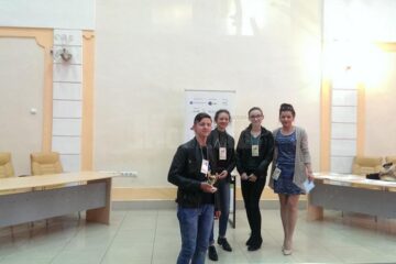 Pe podiumul dezbaterilor academice