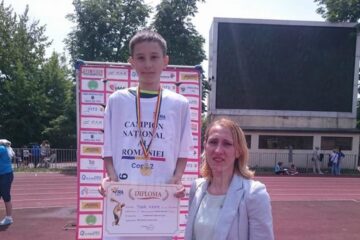 Tudor Mihai Axinte, pregătit la CSM Suceava de Cristina Casandra, a luat aurul la săritura în lungime