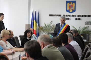 Acord de parteneriat între Școala „George Voevidca” Câmpulung și Gimnaziul Nr. 6 Cernăuți
