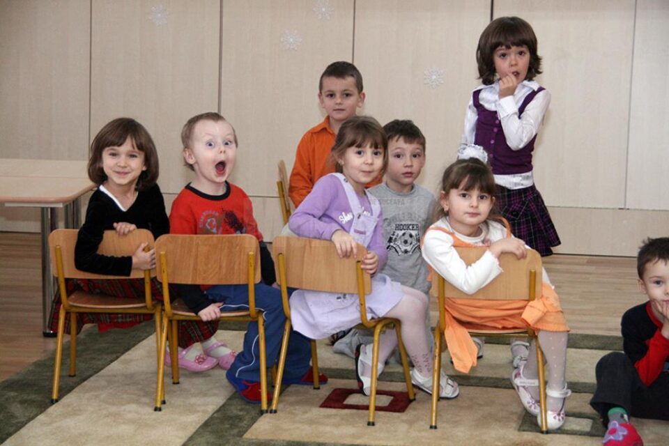 Grădinițele de stat ar putea fi deschise pe perioada verii la solicitarea părinților