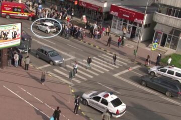 Autoturismul Toyota care a accidentat-o pe fata de 12 ani