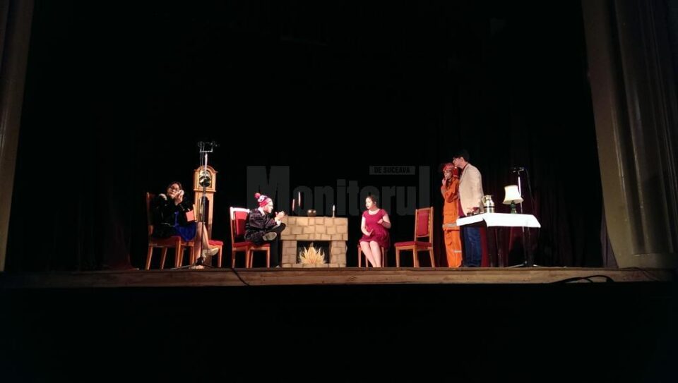 Debutul trupei de teatru „Septentrion” de la Colegiul „Eudoxiu Hurmuzachi”