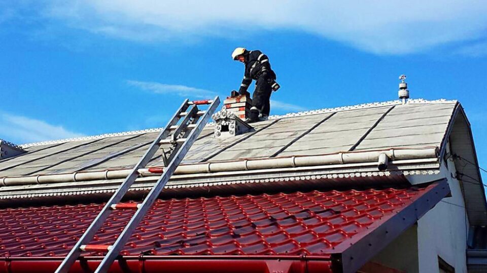 Fiul a pus foc la casa mamei, din cauza neînțelegerilor legate de moștenire