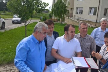Ion Lungu a fost ieri și a examinat planurile celor două blocuri, care vor fi edificate în apropierea altor locuințe similare, în zona Metro