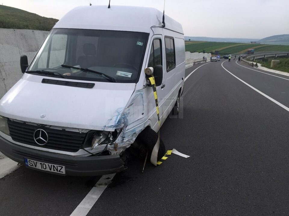 La volanul Mercedes-Benz Sprinter se afla tânărul de 24 de ani care a intrat pe contrasens