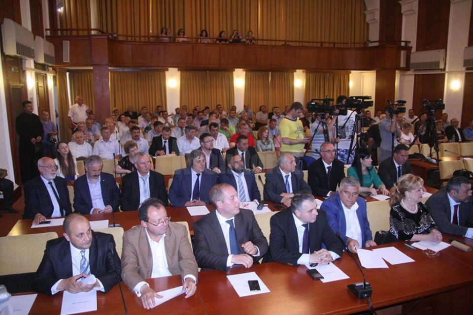 Parlamentarii PNL Dumitru Pardău, Radu Surugiu, Constantin Galan, Sanda-Maria Ardeleanu și Ioan Balan